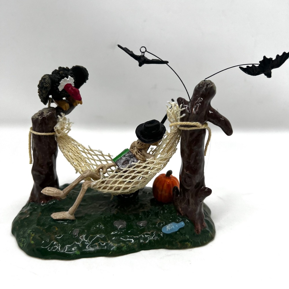 Department 56‎ Halloween lazy bones Village Decor
